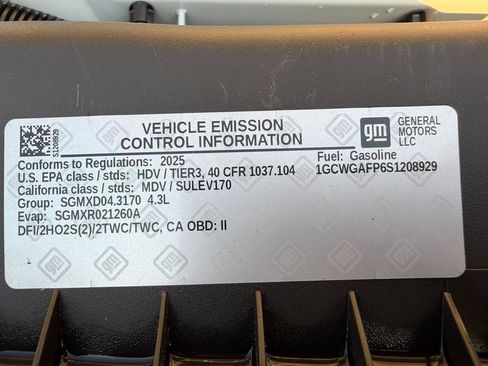 Used 2025 Chevrolet Express 2500 w/ Driver Convenience Package image 28