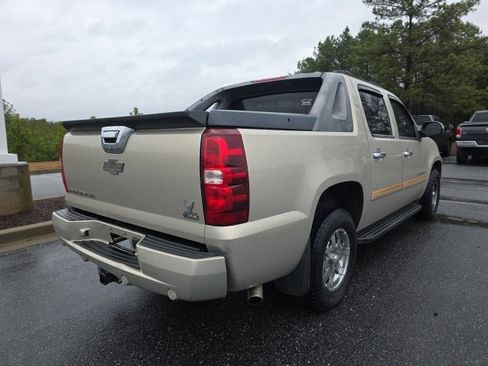 Used 2008 Chevrolet Avalanche LT w/ LT Preferred Equipment Group image 17