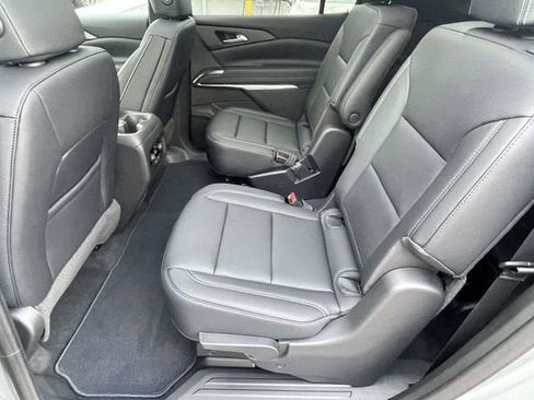 New 2026 Chevrolet Traverse LT w/ Sun and Wheel Package image 9