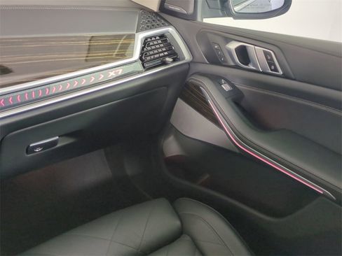 Used 2025 BMW X7 xDrive40i image 20