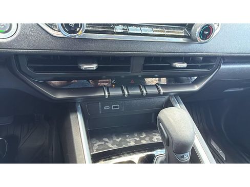 Used 2024 Chevrolet Colorado Trail Boss w/ Advanced Trailering Package AWD/4WD image 21