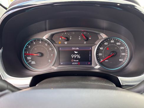 Used 2022 Chevrolet Traverse LT FWD image 26