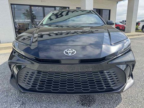 Used 2025 Toyota Camry SE w/ Multimedia Upgrade Package FWD image 4