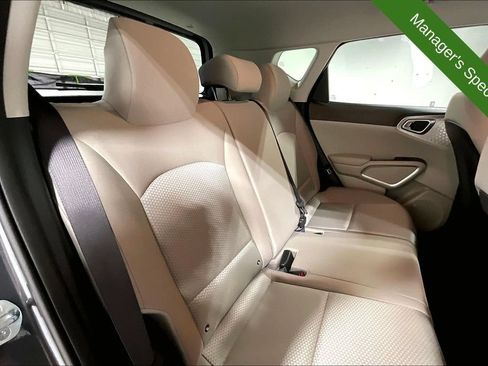 Used 2025 Kia Soul LX FWD image 32