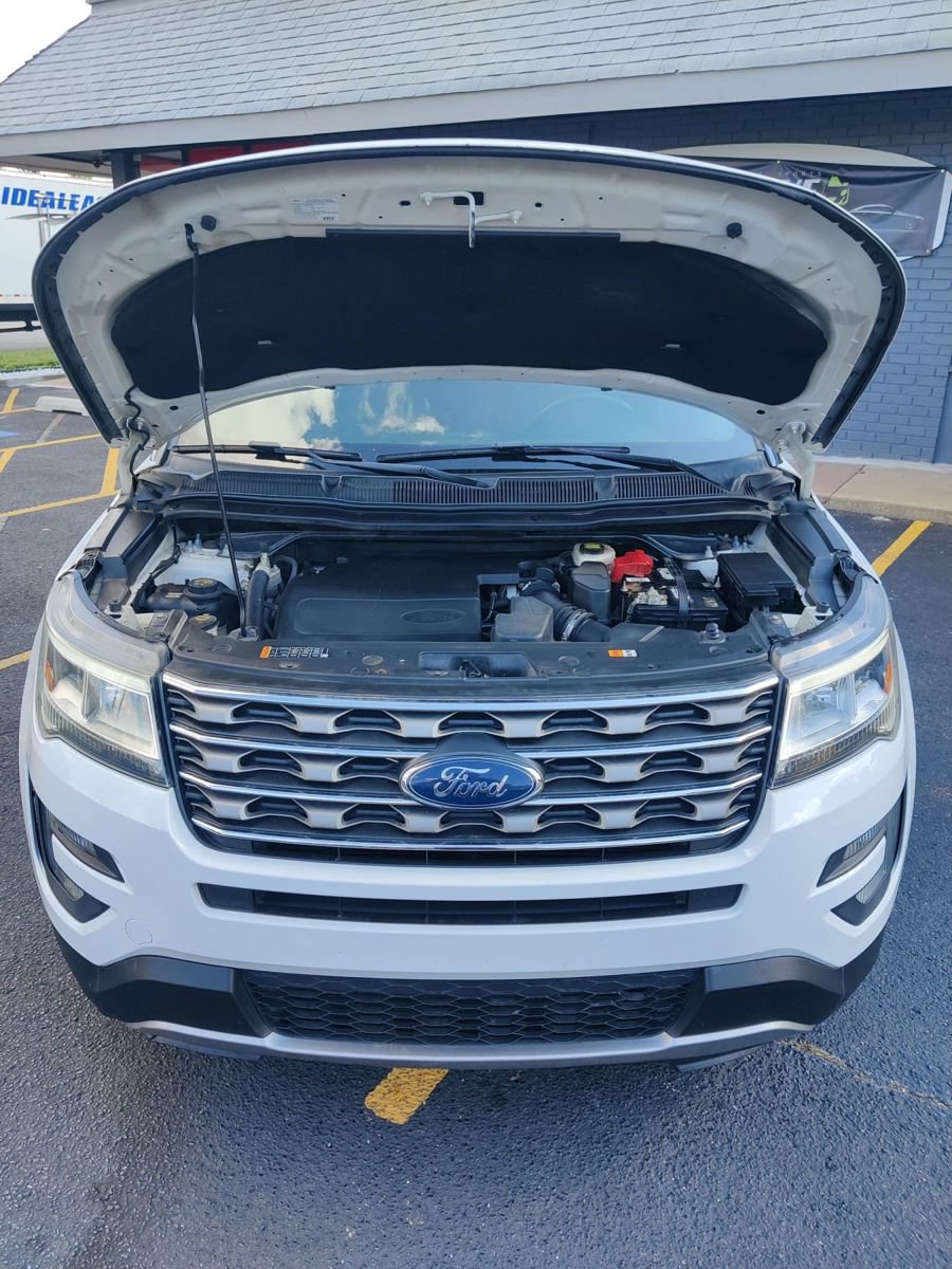 Used 2016 Ford Explorer XLT AWD/4WD image 31