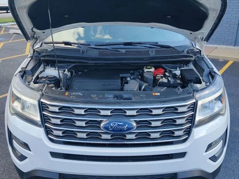 Used 2016 Ford Explorer XLT image 31