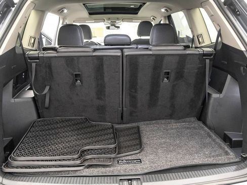 Certified 2025 Volkswagen Atlas SEL Premium R-Line image 29