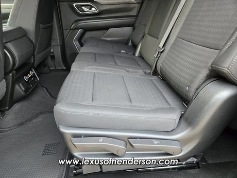 Used 2022 Chevrolet Suburban LS RWD image 11