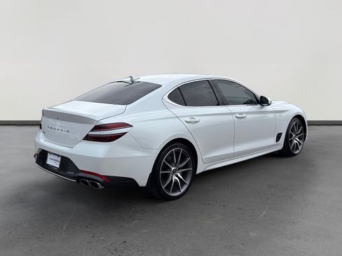 Used 2023 Genesis G70 2.0T image 5