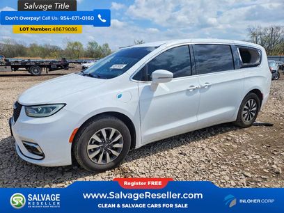 Used 2022 Chrysler Pacifica Touring-L