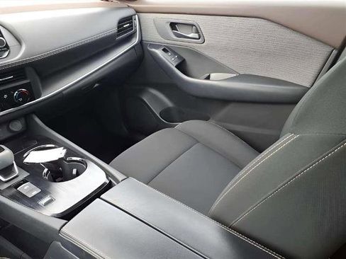 Certified 2023 Nissan Rogue S image 12