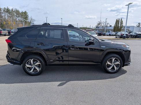 Used 2023 Toyota RAV4 SE w/ Weather & Moonroof Package image 7