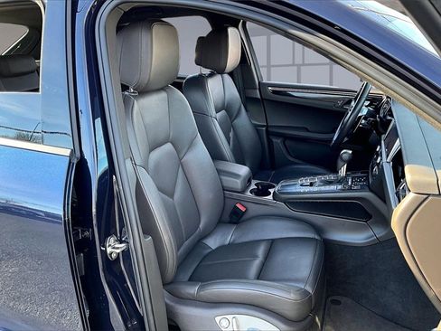 Used 2021 Porsche Macan image 7