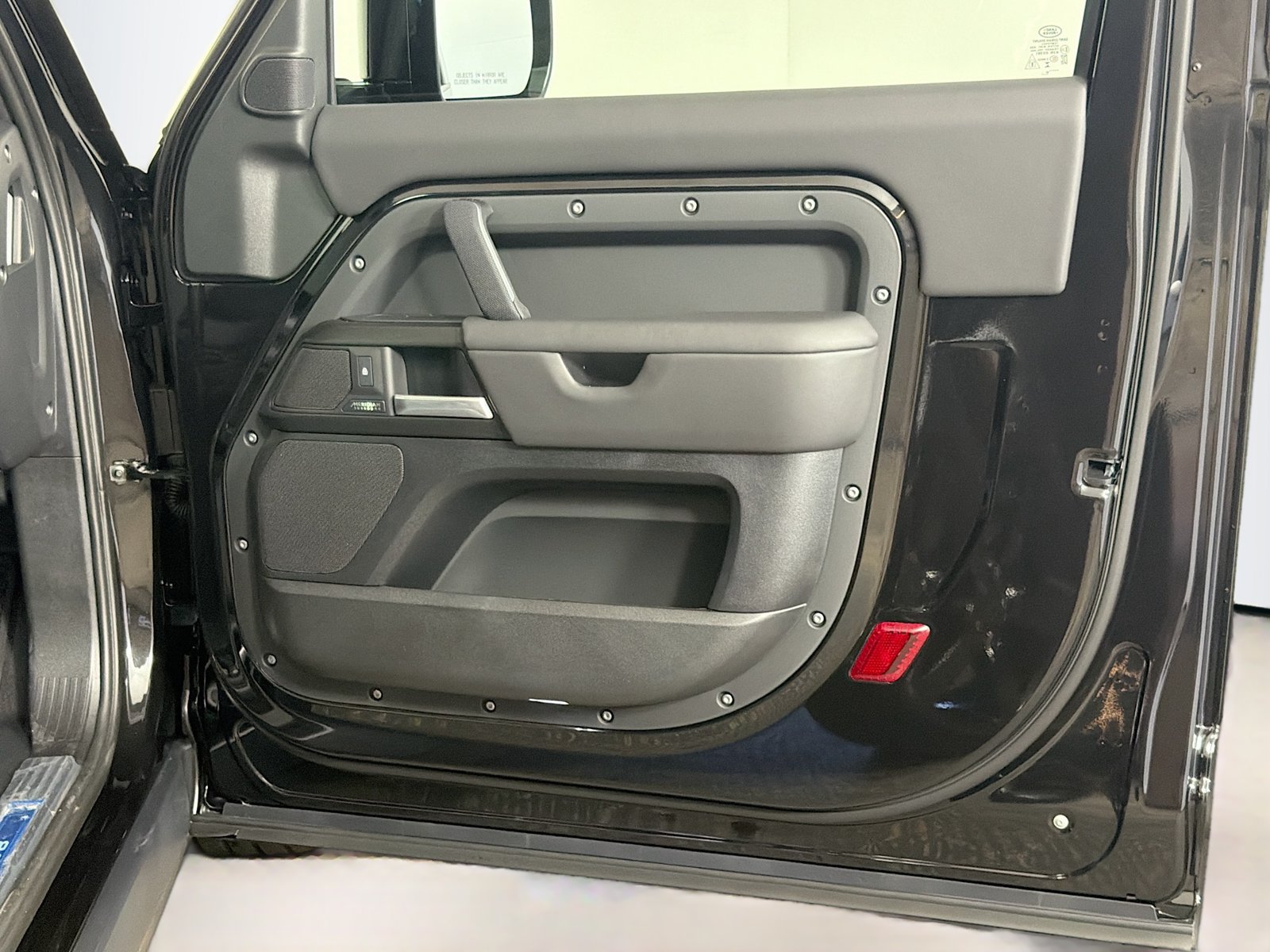New 2026 Land Rover Defender 90 V8 AWD/4WD image 30
