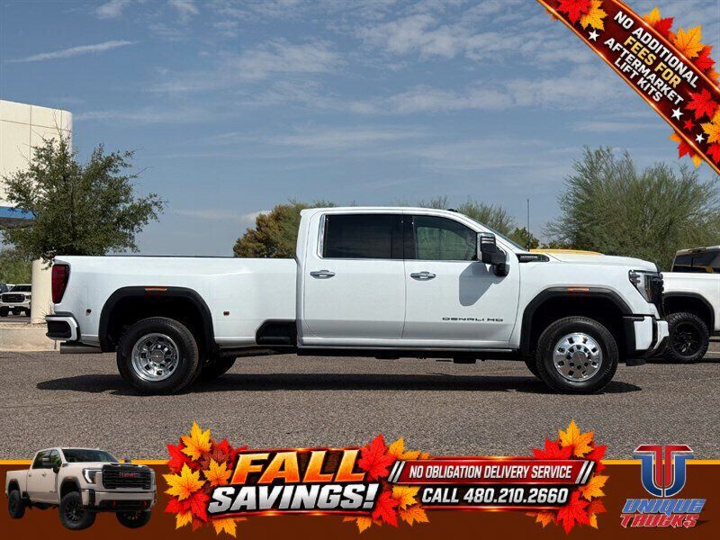 Used 2026 GMC Sierra 3500 Denali Ultimate AWD/4WD image 4