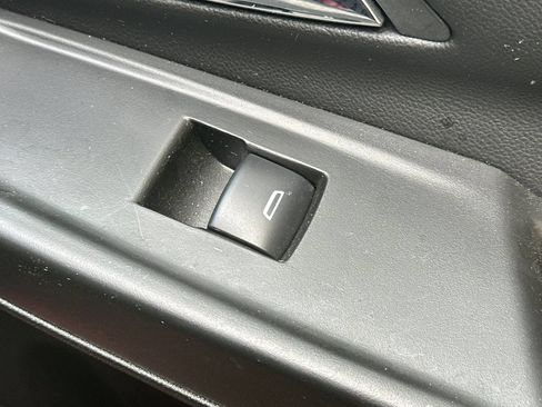 Used 2023 Chevrolet Bolt LT w/ Infotainment Package FWD image 22