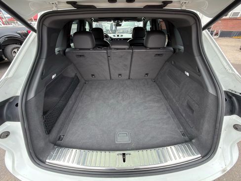 Used 2020 Porsche Cayenne image 16
