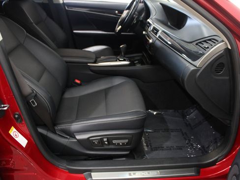 Used 2016 Lexus GS 200t image 14