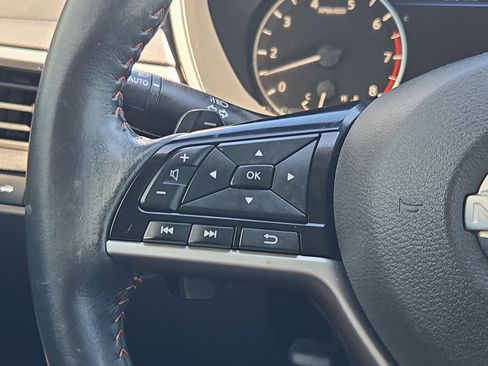 Used 2023 Nissan Altima 2.5 SR FWD image 14
