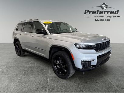Used 2022 Jeep Grand Cherokee L Limited w/ Black Appearance Package