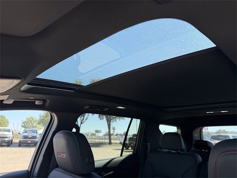 New 2026 Chevrolet Traverse Z71 w/ Driver Confidence Package image 23