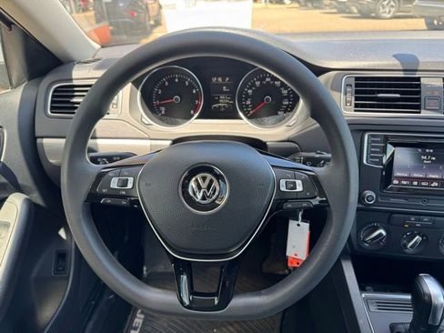 Used 2017 Volkswagen Jetta S FWD image 18