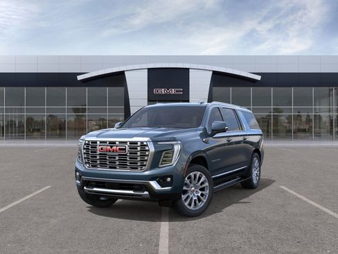 New 2026 GMC Yukon XL Denali w/ Denali Reserve Package image 8