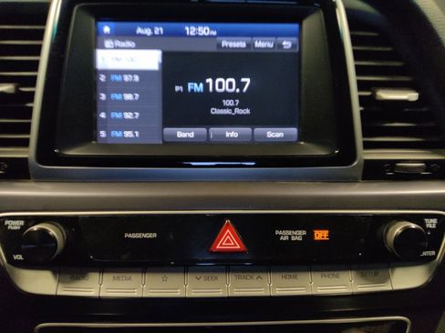 Used 2018 Hyundai Sonata SE FWD image 25