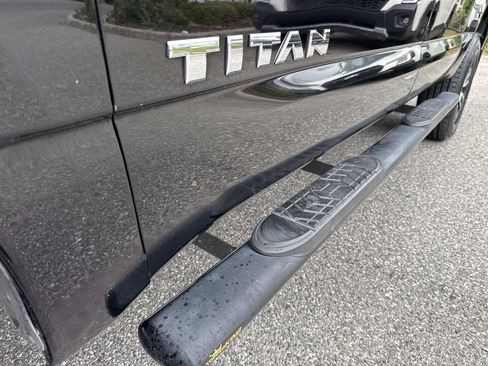 Used 2021 Nissan Titan SV w/ SV Convenience Package RWD image 12