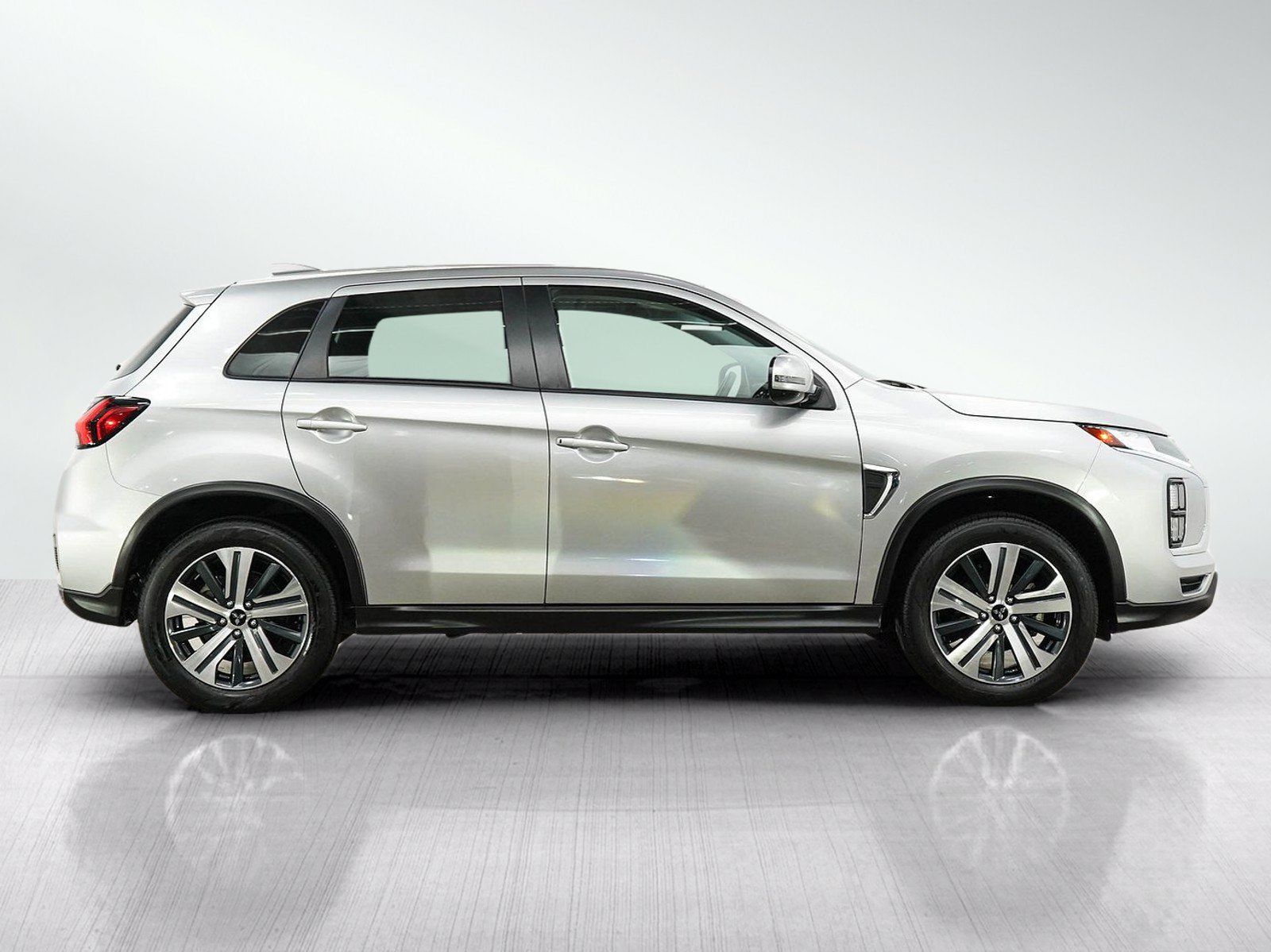 Used 2024 Mitsubishi Outlander Sport LE AWD/4WD image 6