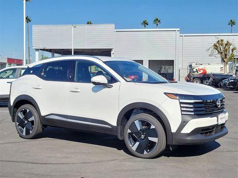 New 2025 Nissan Kicks SR image 18