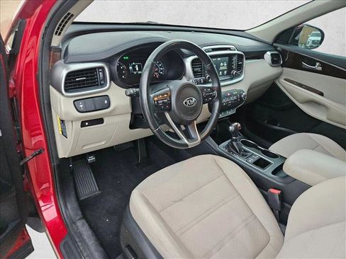 Used 2018 Kia Sorento LX image 15