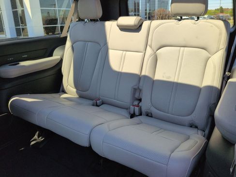 New 2026 Jeep Grand Wagoneer L Base image 18