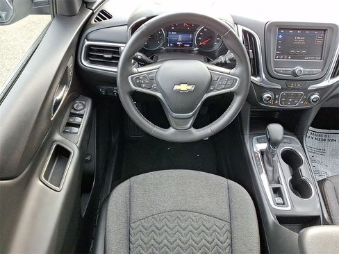 Used 2022 Chevrolet Equinox LT image 21