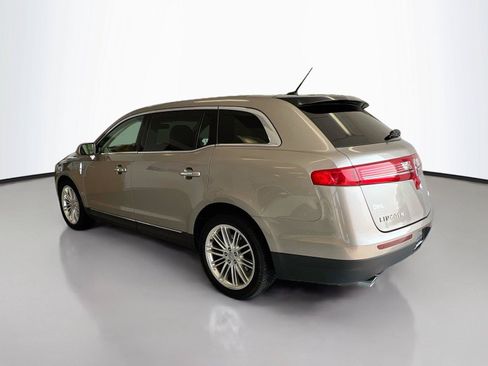 Used 2019 Lincoln MKT AWD image 10