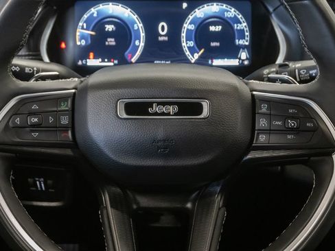 Certified 2024 Jeep Grand Cherokee Altitude AWD/4WD image 14