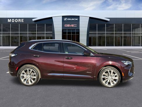 Used 2022 Buick Envision Avenir w/ Technology Package II image 2