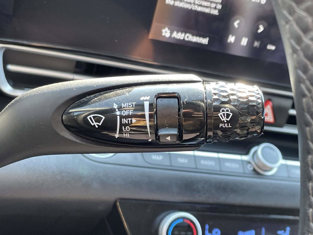 Used 2025 Hyundai Elantra SEL FWD image 33