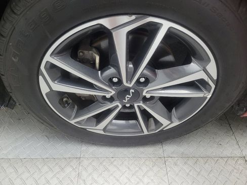 Used 2023 Kia Forte LXS FWD image 31