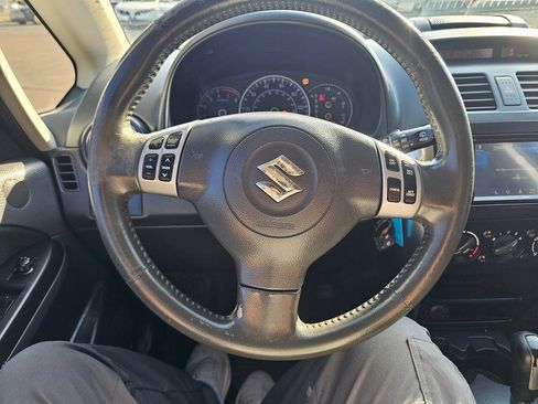 Used 2009 Suzuki SX4 Hatchback FWD image 8