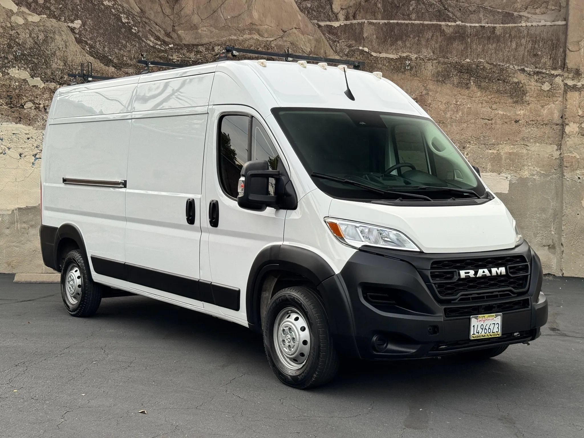 Used 2023 RAM ProMaster 2500 FWD image 2