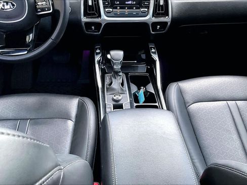 Used 2021 Kia Sorento SX FWD image 17