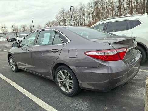 Certified 2017 Toyota Camry SE w/ Moonroof Package image 3
