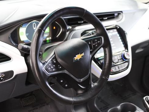 Used 2018 Chevrolet Bolt Premier w/ Driver Confidence II Package FWD image 12