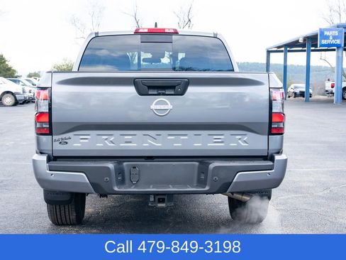 Used 2025 Nissan Frontier SV w/ SV Convenience Package image 4