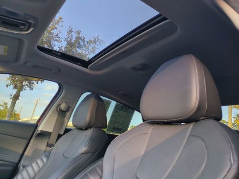 Used 2023 Hyundai Elantra Limited image 21