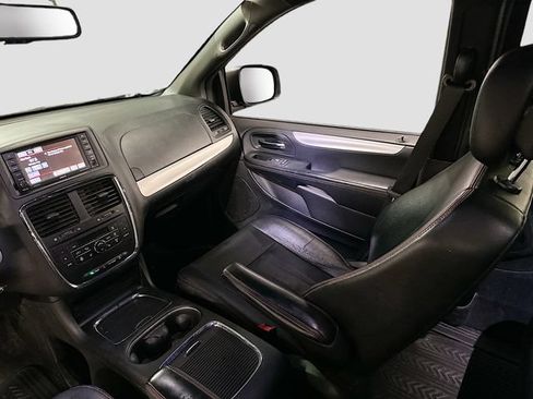 Used 2016 Dodge Grand Caravan R/T w/ Driver Convenience Group FWD image 24