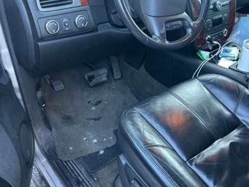 Used 2010 Chevrolet Avalanche LT w/ Luxury Package image 8