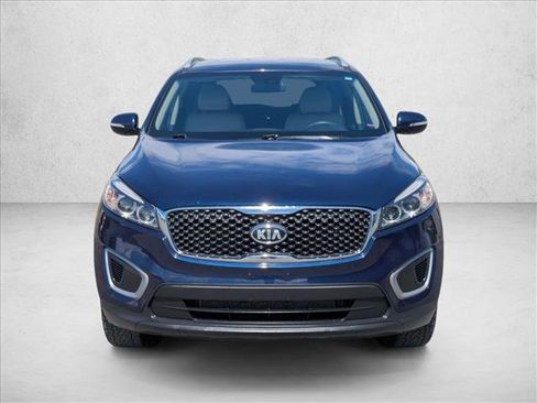 Used 2018 Kia Sorento FWD V6 image 2