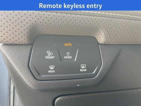 New 2026 Volkswagen Atlas SEL image 9